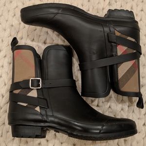 Burberry
Women's Riddlestone Wrap Rain Booties